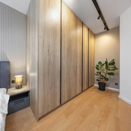 Modern Living, Design & Parking アパート