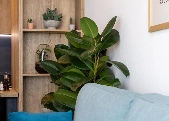 Modern Living, Design & Parking Апартаменты