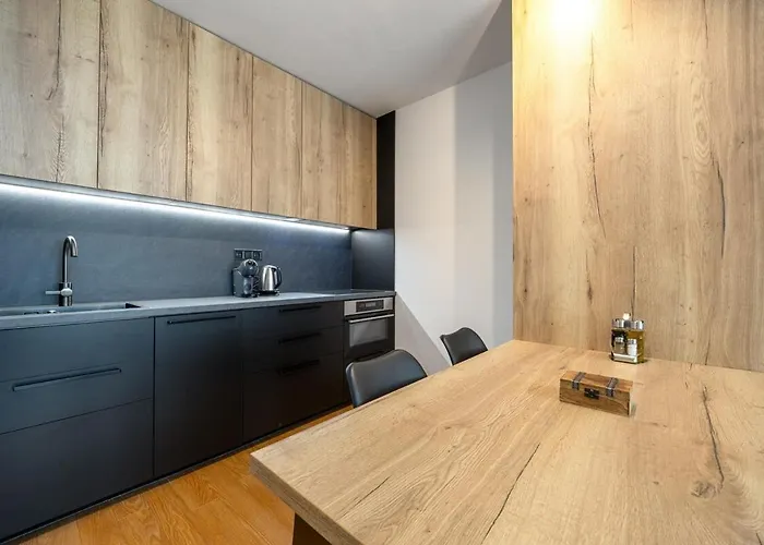 Modern Living, Design & Parking 브라티슬라바
