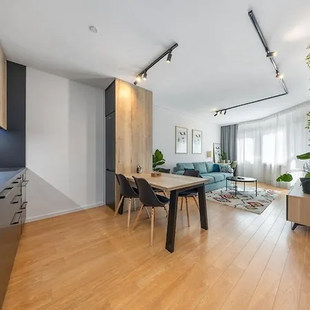 Modern Living, Design & Parking Apartman *