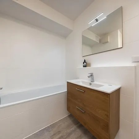 Apartman Modern Living, Design & Parking